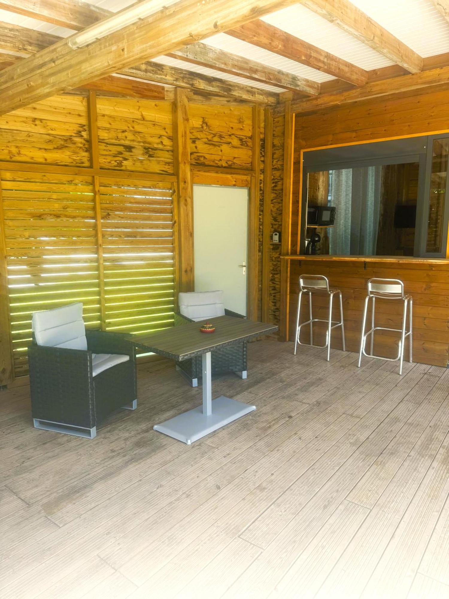 Charmant Bungalow Tout Confort Climatise - Terrasse Et Acces Plage ! Deshaies Exterior photo